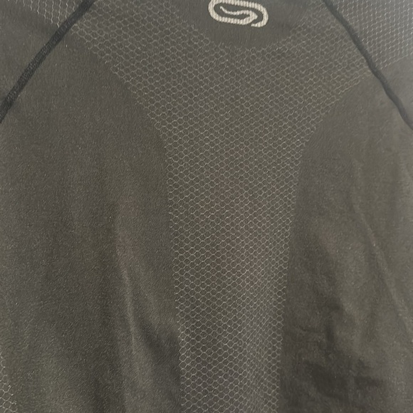 (J) GUC:  athletic base layer Kalenji Brand worn once men’s small - Picture 4 of 4